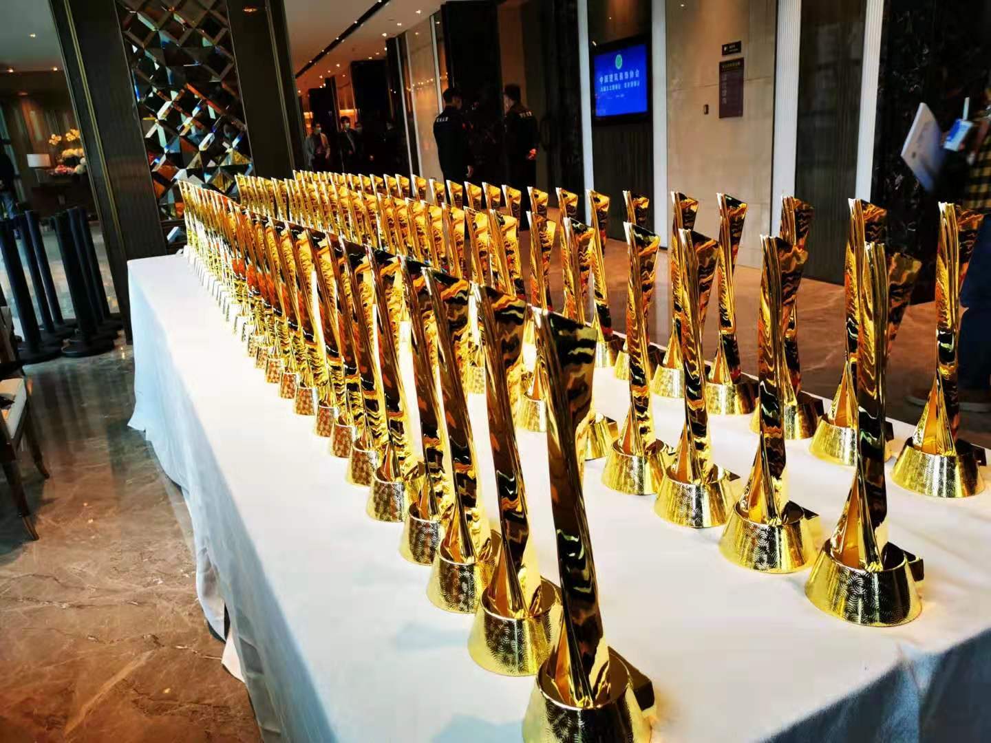 2020年中国hth官方网页版_hth(中国)行业盛会：中装建设稳居装饰类前十强、斩获13项行业最高荣誉